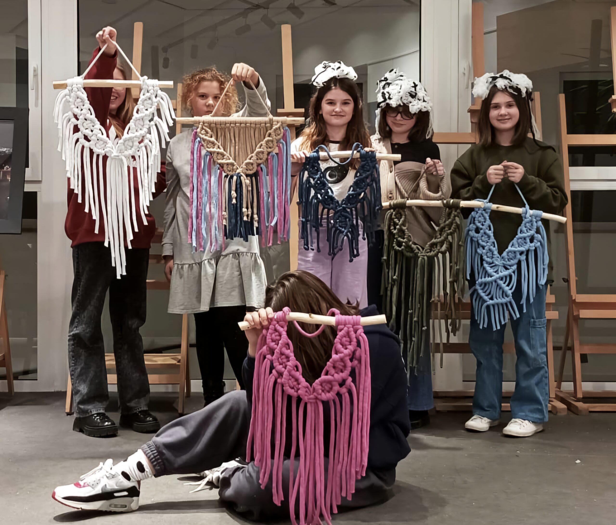 Warsztaty makramy z młodzieżą w Ośrodku Kultury w Miliczu