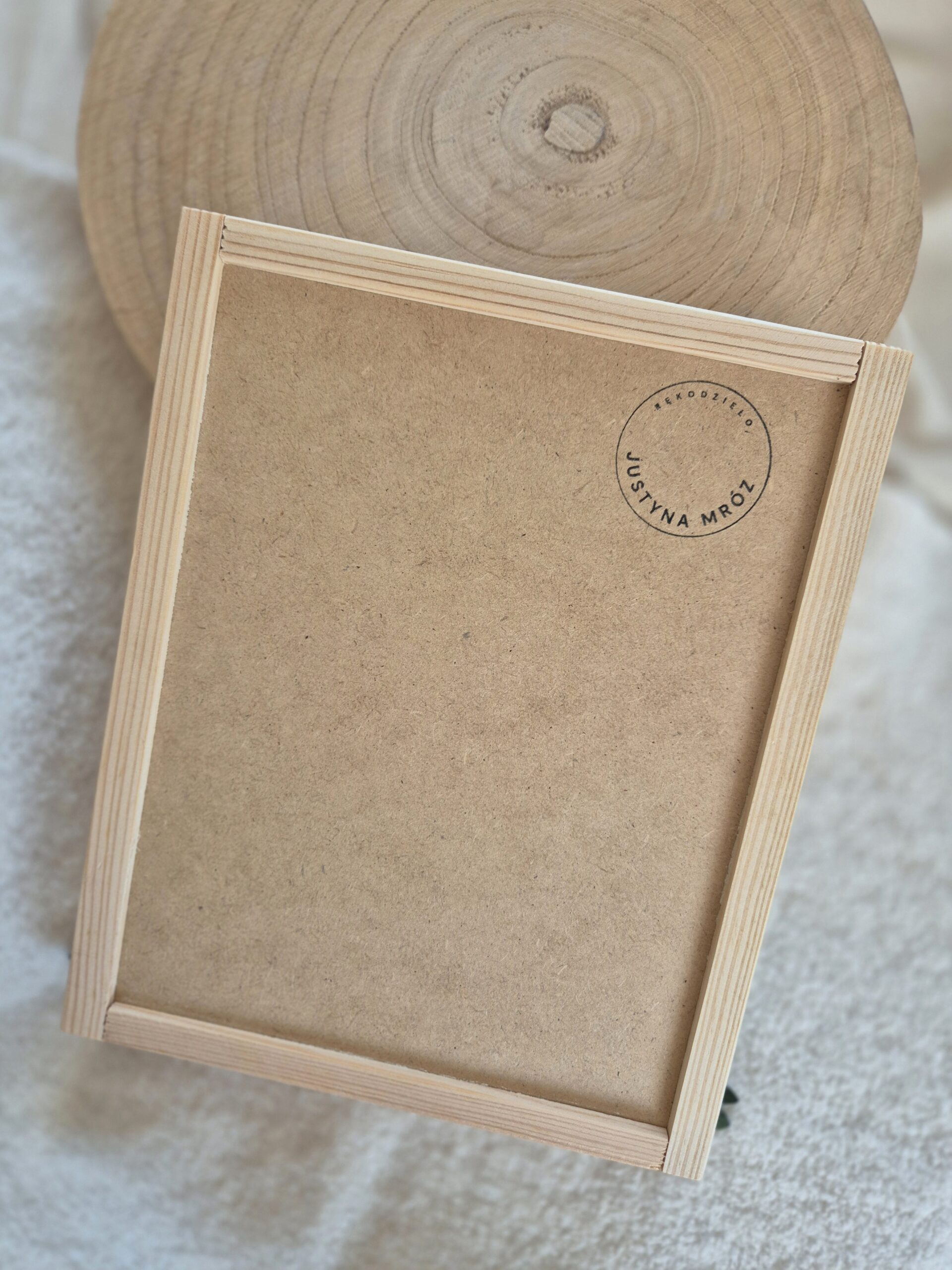 Anioł stróż w ramce - widok tyłu ramki.