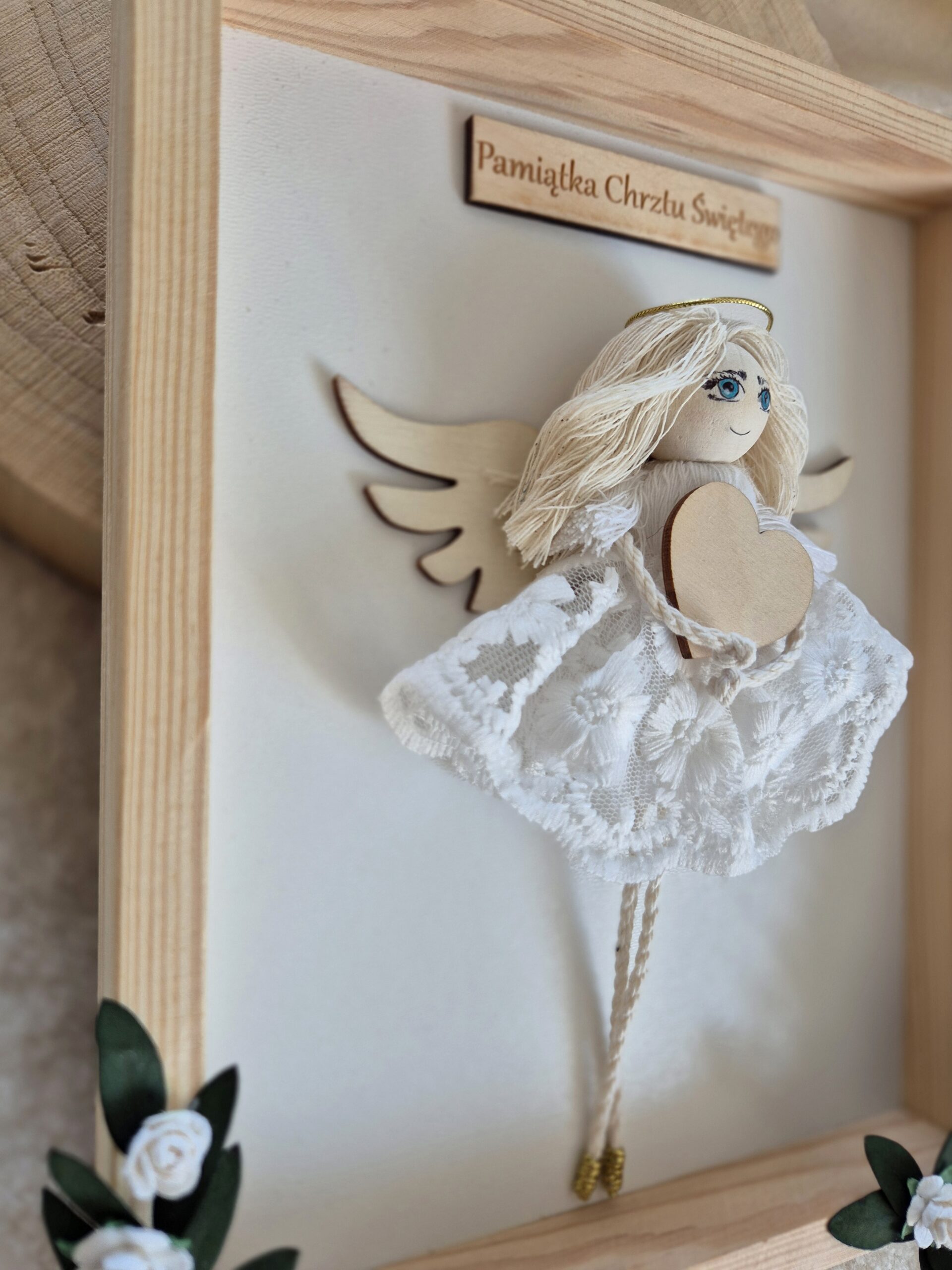 Anioł stróż na Chrzest - widok z boku.