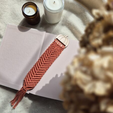 Zakładka do książki z dynią.