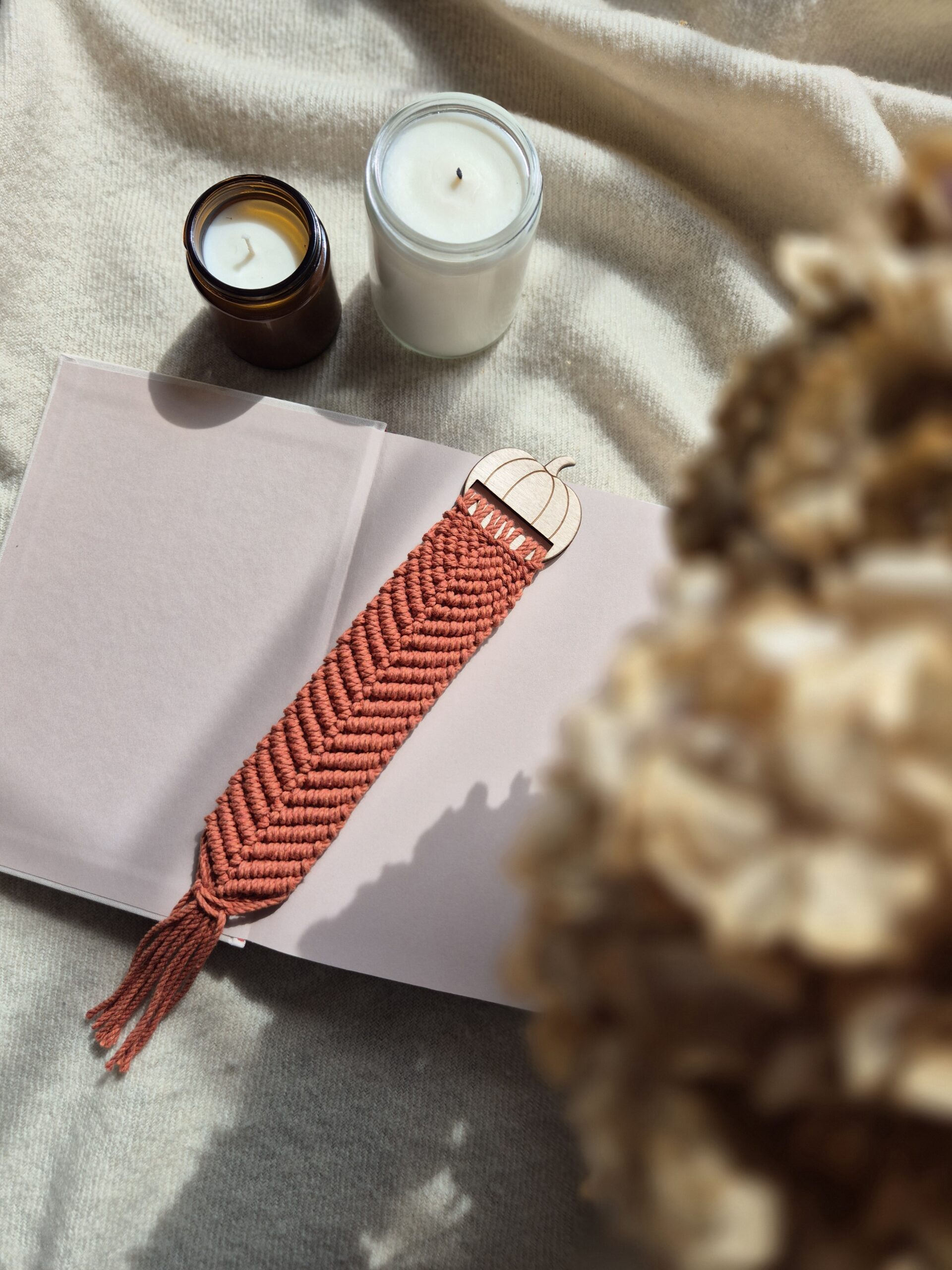 Zakładka do książki z dynią.