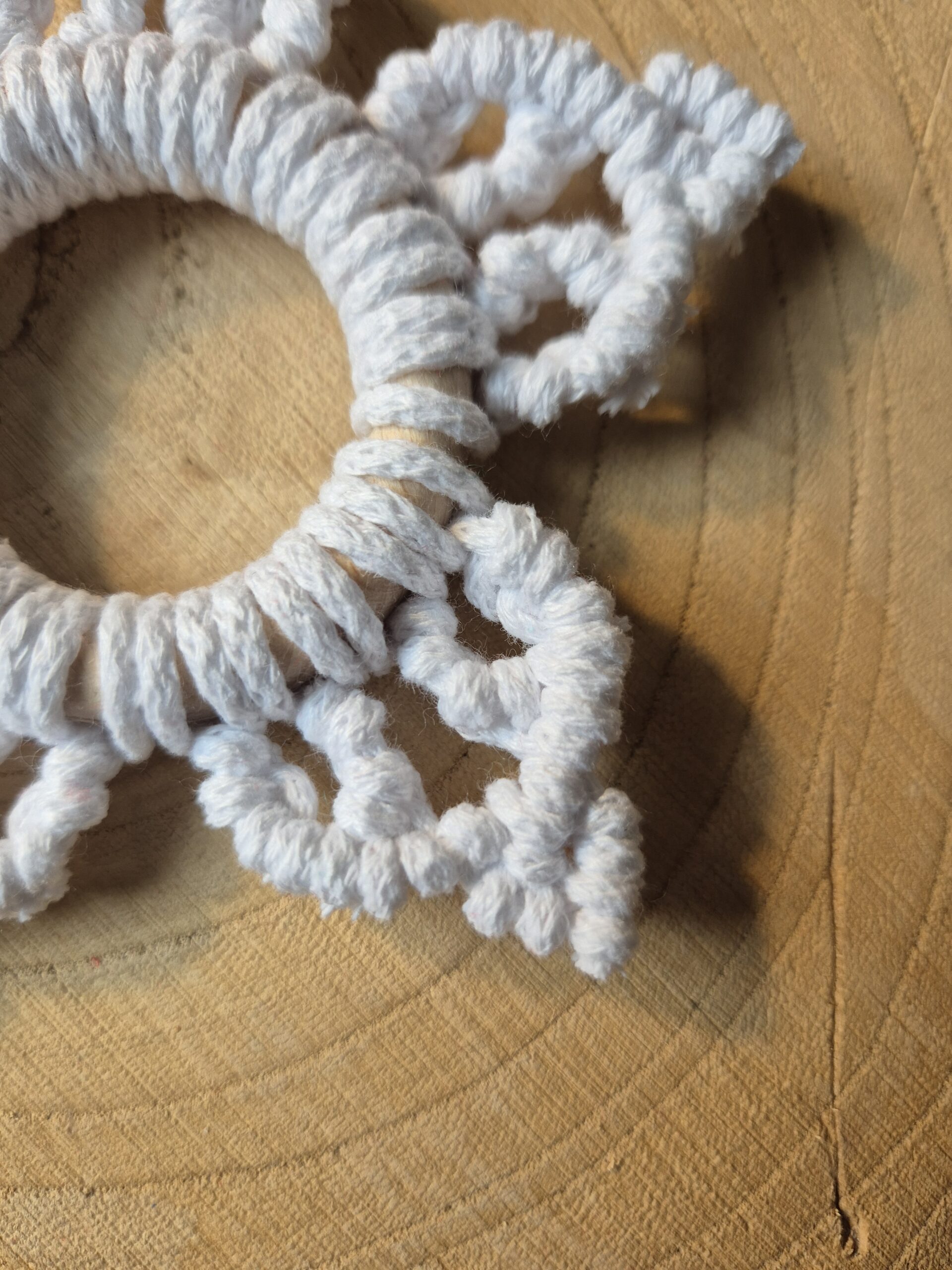 Śnieżynka na choinkę ze sznurka w stylu boho