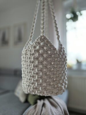 Kwietnik pleciony ze sznurka