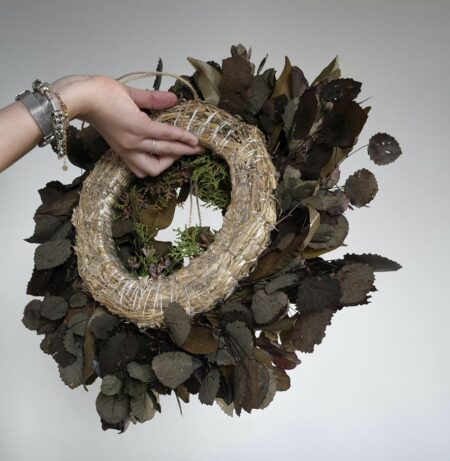 Wianek na drzwi w stylu rustykalnym