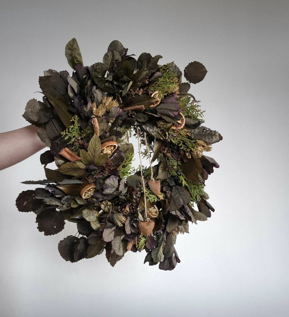 Naturalny wianek na drzwi 