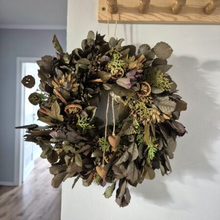 Świąteczny wianek na drzwi