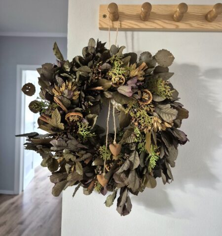 Świąteczny wianek na drzwi