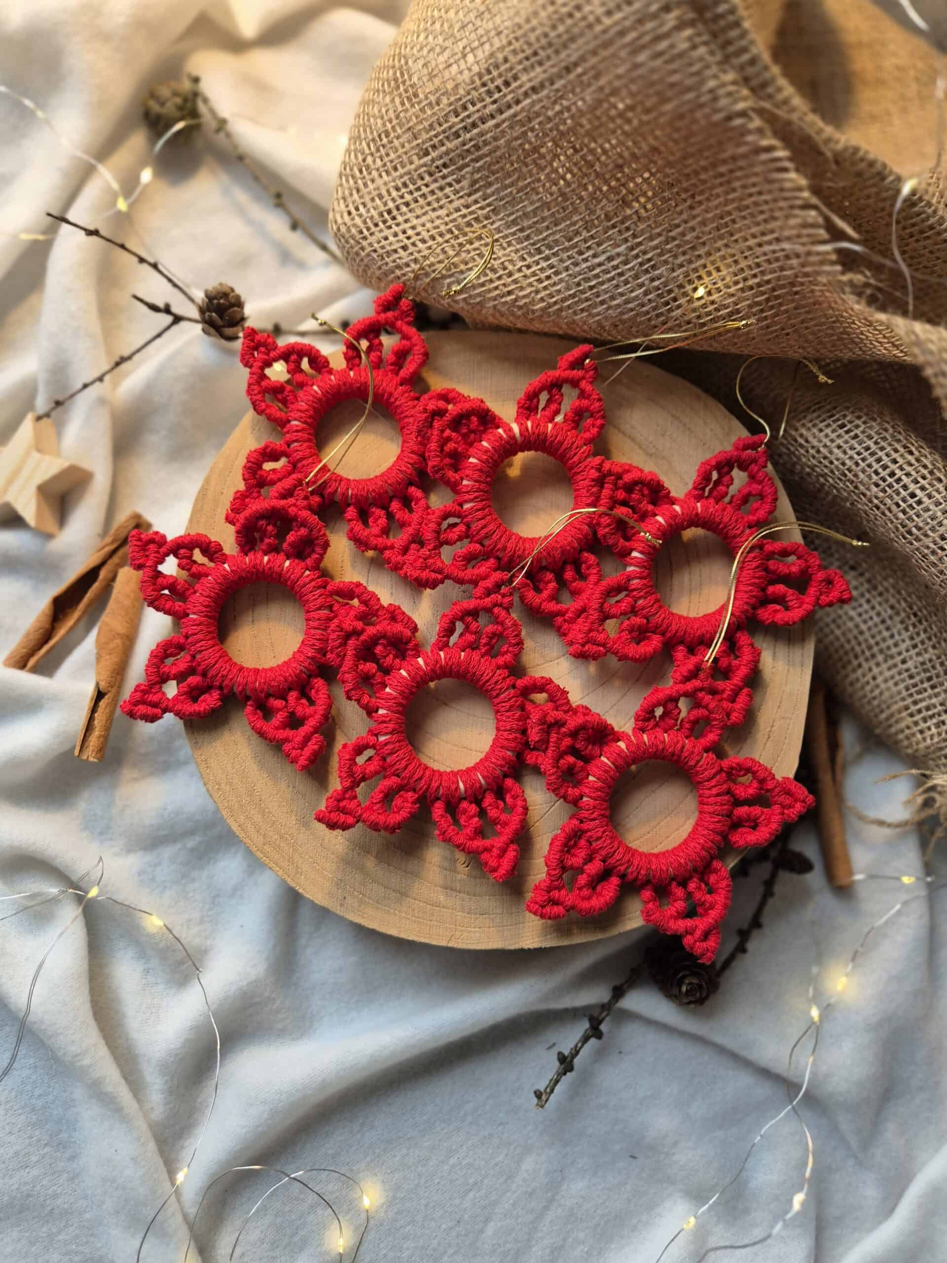 Śnieżynki na choinkę w głębokiej czerwieni, zestaw 6 sztuk