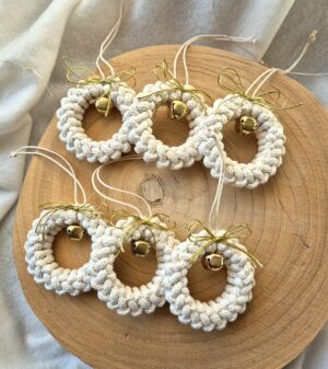Zawieszki boho na choinkę makrama